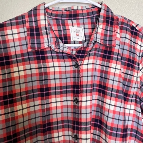 GAP Tops - GAP Boyfriend Pink, White and Navy Plaid Button Down Shirt Size Medium